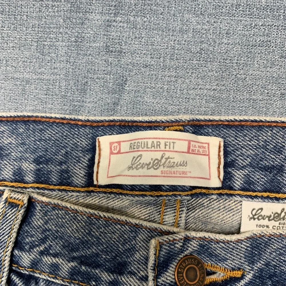 Vintage Levi Strauss Signature Jeans Mens 38x32 Blue Denim Cotton Regular Fit